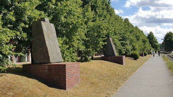 Lebenssäule und sieben Tage