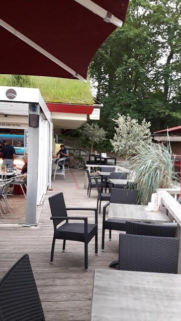 Strandpavillon Tom's Hutte