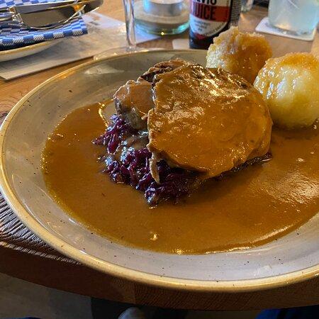 Dolden Madel Braugasthaus